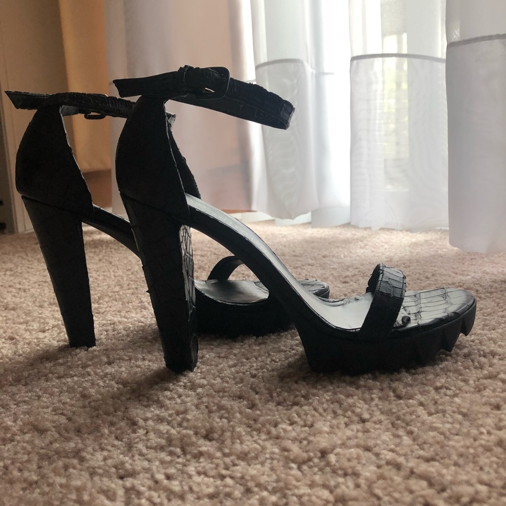 Stuart Weitzman Snakeskin Leather Sandal